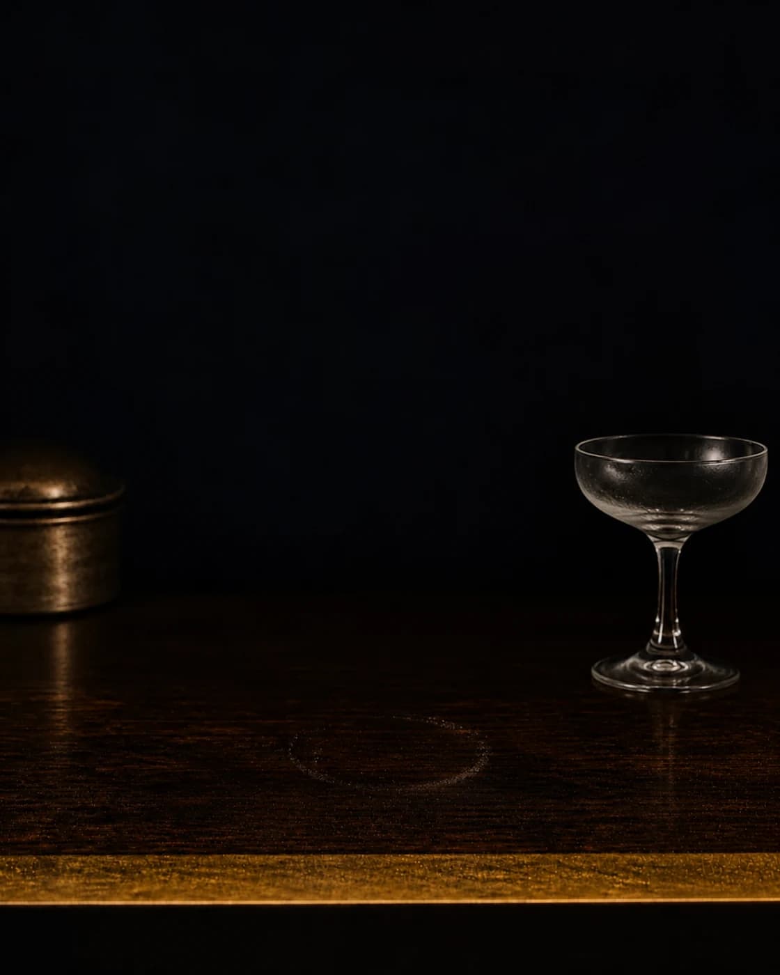 Shake for a dense foam stage with sealed cocktail shaker